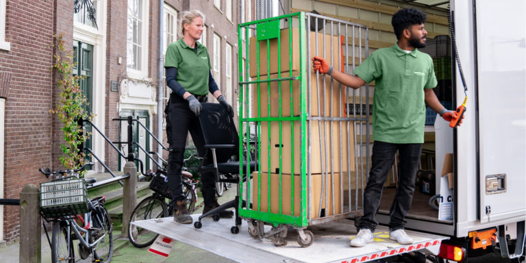 Wij ontzorgen u graag bij het creëren van een slimme en schone werkomgeving.